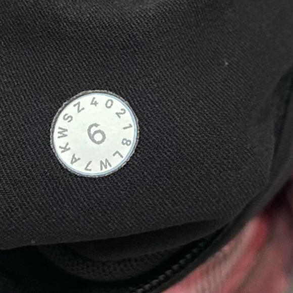 Lululemon Run Times Short II *4" Inseam Red/Black - 27258 - Picture 6 of 8